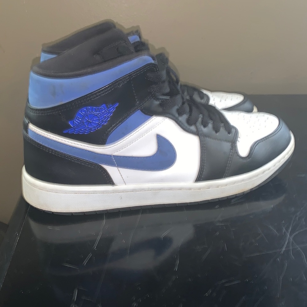 Racer blue Jordan 1’s